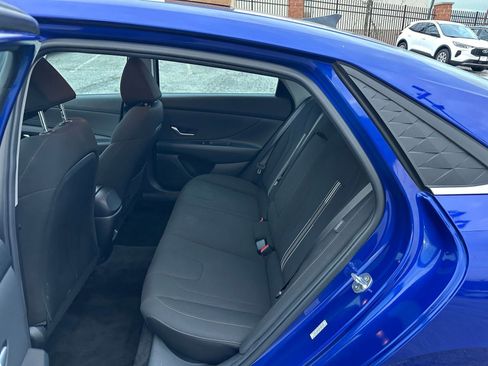 Used 2025 Hyundai Elantra SEL image 23