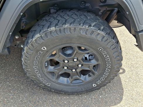Used 2023 Jeep Wrangler Unlimited w/ Cold Weather Group AWD/4WD image 7