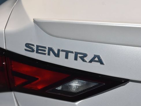Used 2025 Nissan Sentra SR w/ SR Premium Package FWD image 30