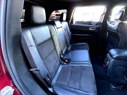 Used 2020 Jeep Grand Cherokee Altitude image 18