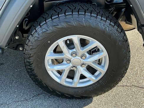 Used 2023 Jeep Wrangler Sport S image 8