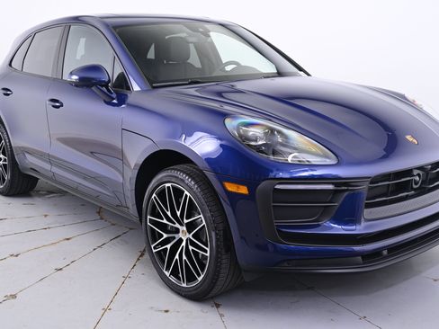 Used 2026 Porsche Macan AWD/4WD image 9