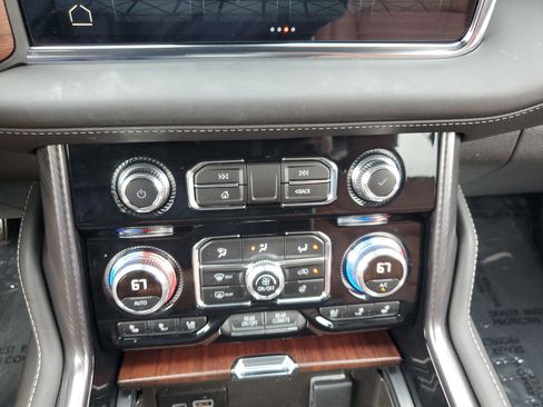 Used 2024 GMC Yukon XL Denali Ultimate image 28