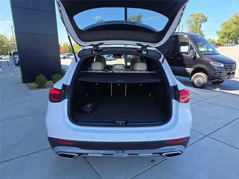 Used 2026 Mercedes-Benz GLC 300 4MATIC image 5