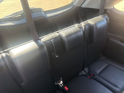 Used 2018 Toyota Highlander XLE image 24