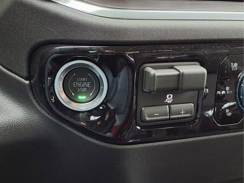 New 2026 GMC Sierra 1500 SLT w/ SLT Premium Package image 11