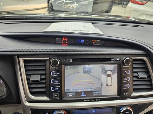 Used 2017 Toyota Highlander Limited Platinum AWD/4WD image 35