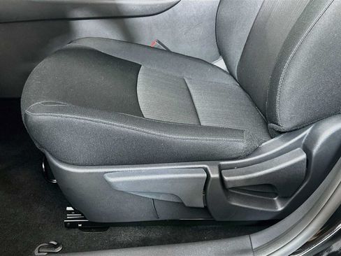 Used 2025 Nissan Sentra SV FWD image 17