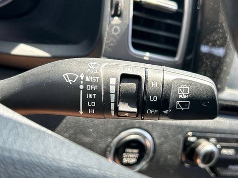 Used 2019 Kia Niro LX FWD image 25