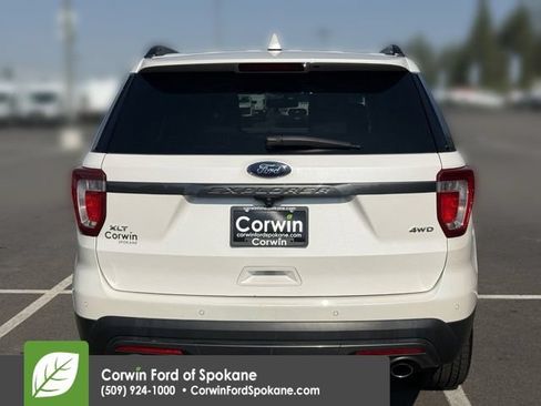 Used 2017 Ford Explorer XLT w/ Equipment Group 202A AWD/4WD image 16