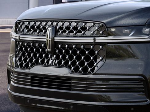 New 2027 Lincoln Navigator Black Label AWD/4WD image 17