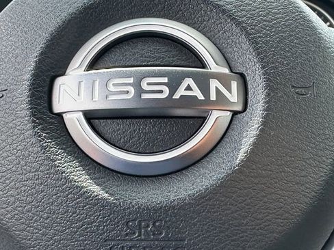 Used 2023 Nissan Altima 2.5 SV w/ SV Premium Package FWD image 40