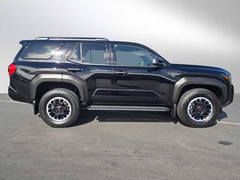 Certified 2025 Toyota 4Runner TRD Off-Road image 2