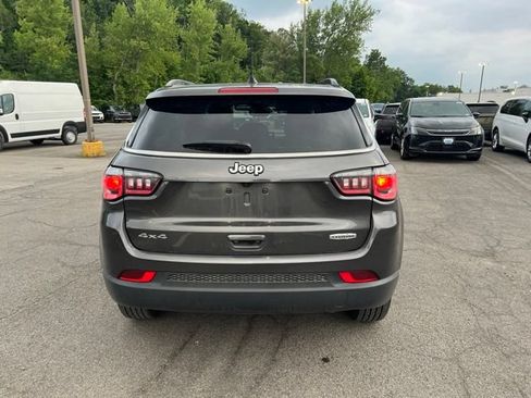 Used 2022 Jeep Compass Latitude w/ Convenience Group AWD/4WD image 5
