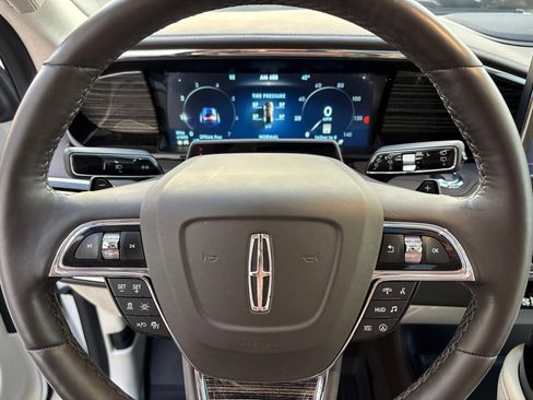 Certified 2024 Lincoln Navigator Black Label image 16