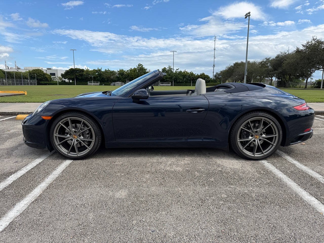 Used 2019 Porsche 911 Carrera RWD image 1