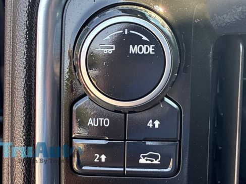 Used 2022 Chevrolet Silverado 1500 LT AWD/4WD image 35