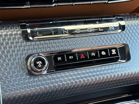 New 2026 Lincoln Aviator Black Label w/ Black Label Special Edition AWD/4WD image 21