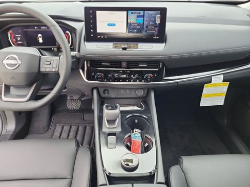 Used 2025 Nissan Rogue SL w/ SL Premium Package AWD/4WD image 12
