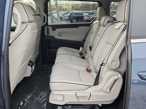 New 2026 Honda Odyssey Touring image 6