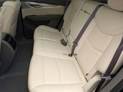 Certified 2024 Cadillac XT5 Premium Luxury w/ LPO, Floor Liner Package AWD/4WD image 22