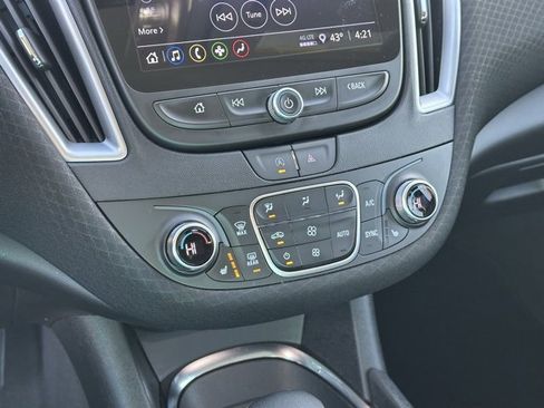 Used 2024 Chevrolet Malibu LT image 11