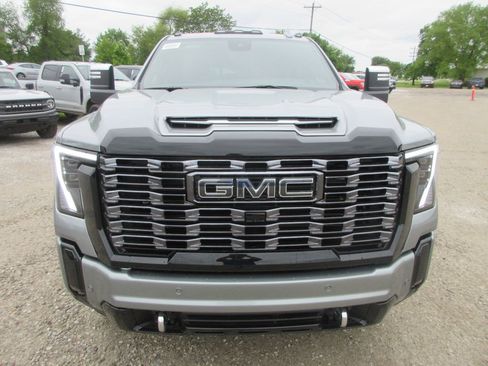New 2026 GMC Sierra 2500 Denali Ultimate AWD/4WD image 12