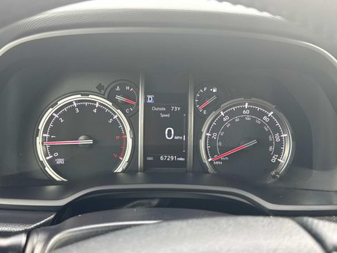 Used 2022 Toyota 4Runner TRD Off-Road AWD/4WD image 31