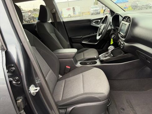 Used 2020 Kia Soul S FWD image 28