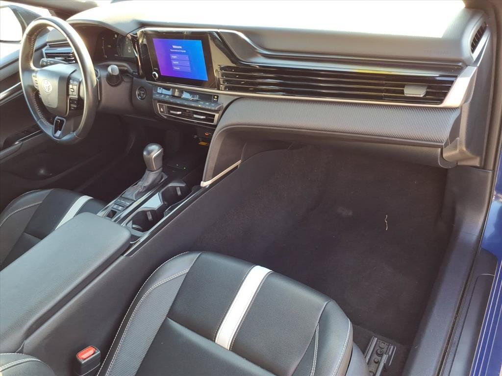 Used 2025 Toyota Camry SE FWD image 18