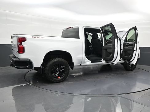 Used 2024 Chevrolet Silverado 1500 LT Trail Boss AWD/4WD image 31