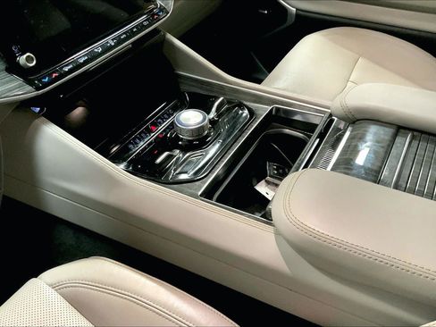 Used 2022 Jeep Wagoneer Series III w/ Premium Group I image 17