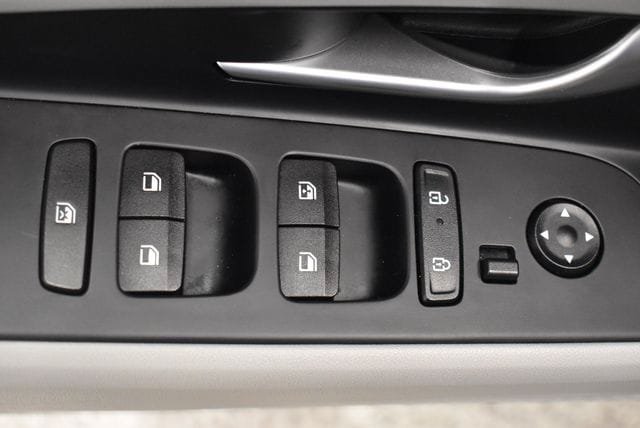 Used 2025 Hyundai Elantra Limited FWD image 20