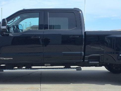 Used 2025 Ford F450 Lariat w/ Snow Plow/Camper Package image 5