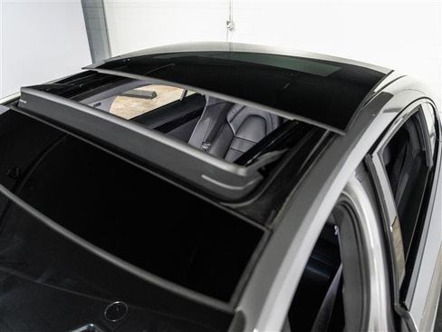 Used 2022 Porsche Panamera 4 Executive image 15