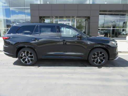 New 2026 Lexus TX 500h AWD image 12