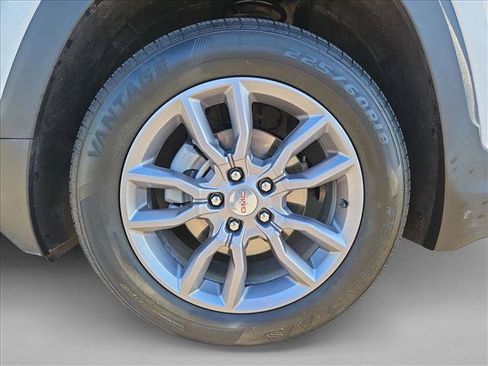 Used 2024 GMC Terrain SLT FWD image 16