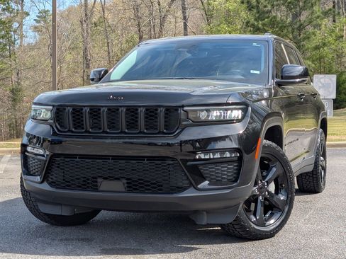 Used 2023 Jeep Grand Cherokee Limited w/ Black Appearance Package image 4