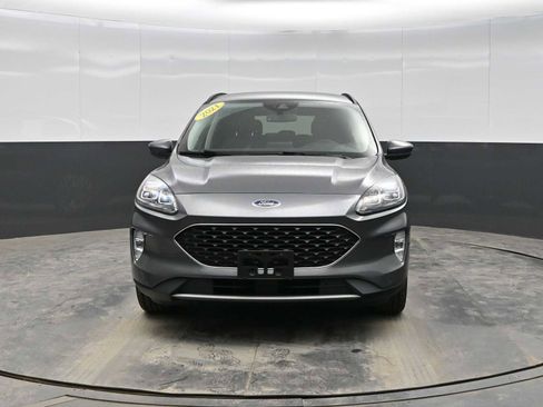Used 2021 Ford Escape Titanium image 3