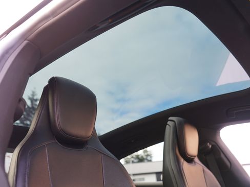 Used 2021 Porsche Taycan 4S image 27