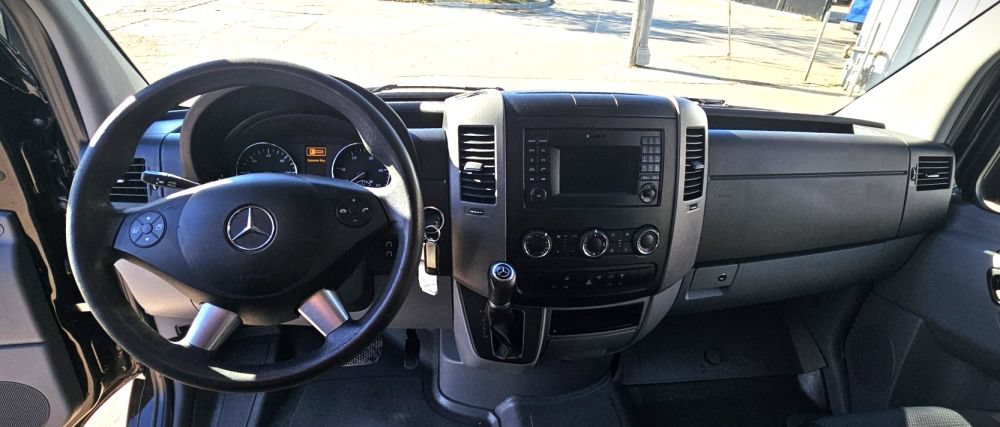 Used 2016 Mercedes-Benz Sprinter 2500 image 14