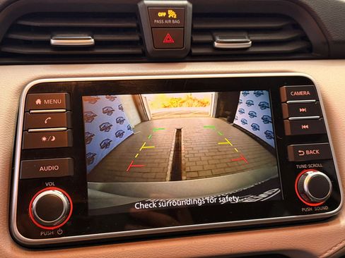 Used 2021 Nissan Versa SV image 29