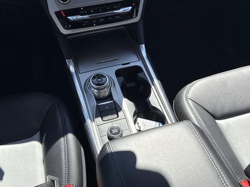 Used 2023 Ford Explorer XLT w/ Equipment Group 202A image 15