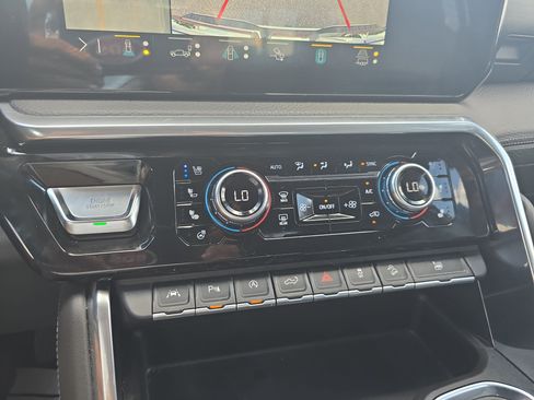 Used 2023 GMC Sierra 1500 Denali AWD/4WD image 24