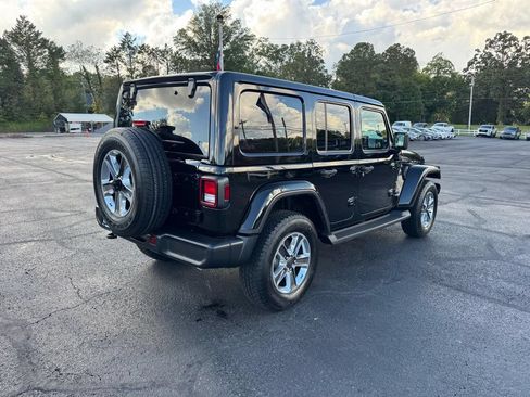 Used 2022 Jeep Wrangler Unlimited Sahara AWD/4WD image 6