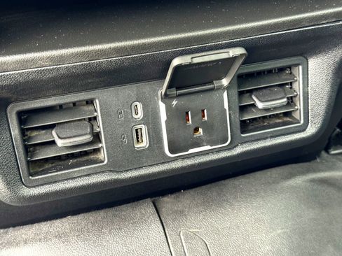 Used 2024 Chevrolet Silverado 2500 LT image 20