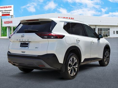 Certified 2021 Nissan Rogue SV w/ Premium Package FWD image 4