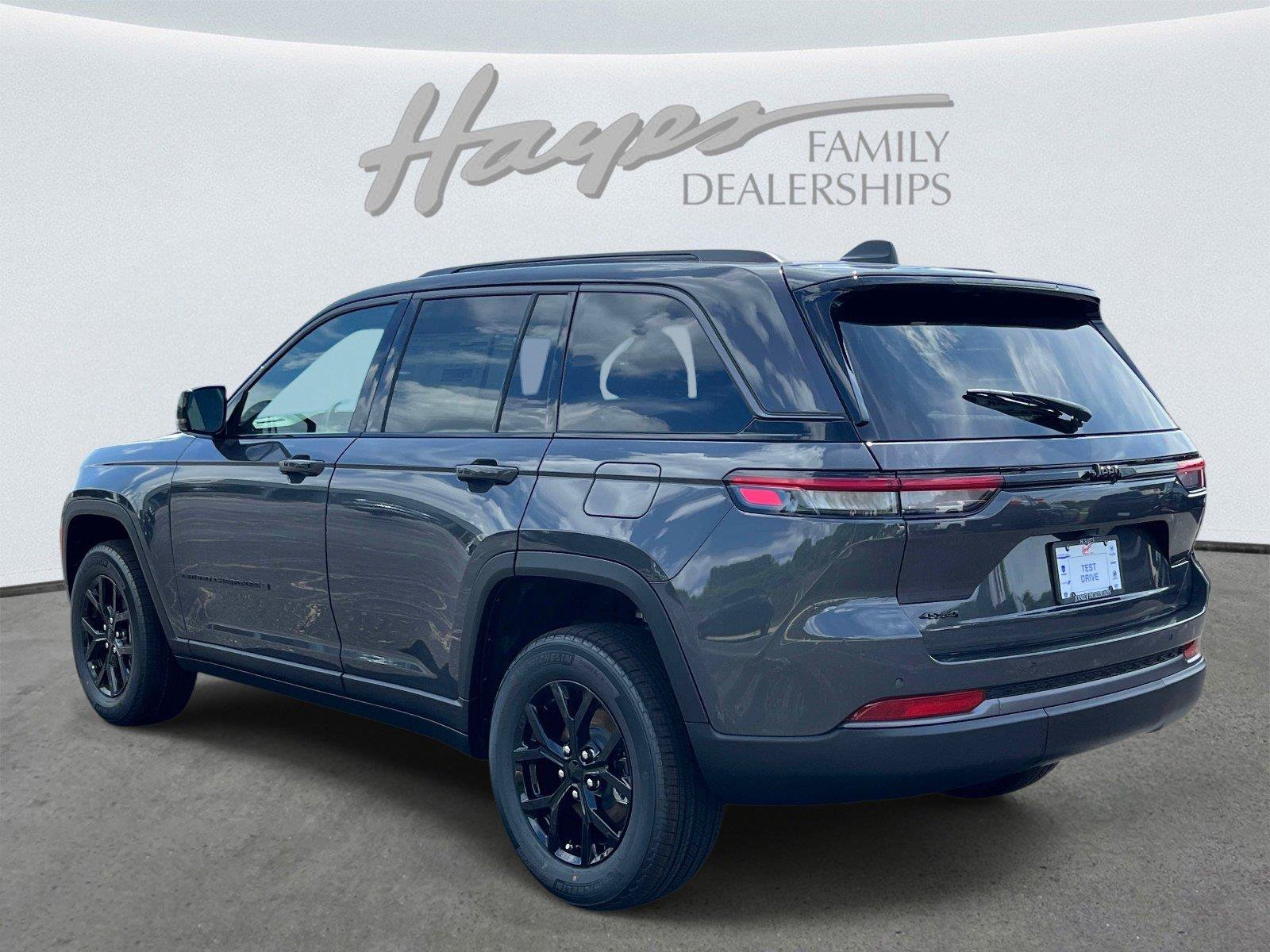 New 2026 Jeep Grand Cherokee Altitude AWD/4WD image 3