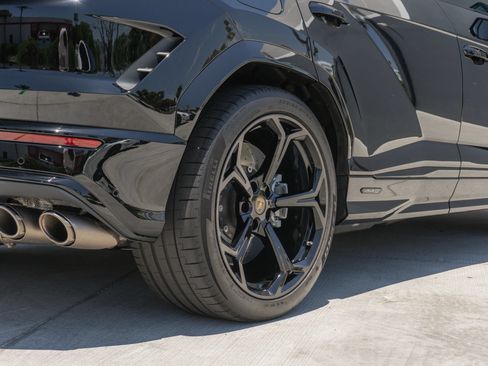 Used 2026 Lamborghini Urus SE AWD/4WD image 41