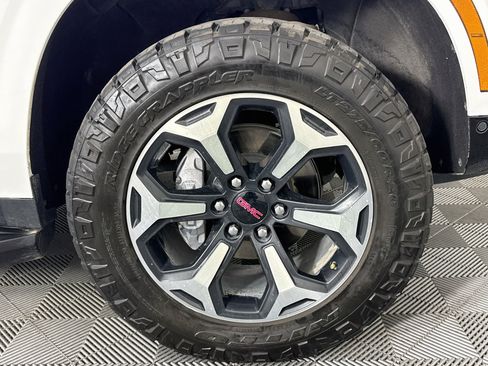 Used 2025 GMC Yukon XL AT4 w/ LPO, Floor Liner Package AWD/4WD image 29